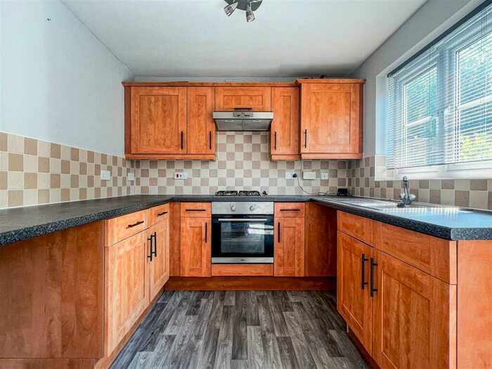 3 Bedroom Town House To Rent In Emerald Way Norton, Stoke-On-Trent, ST6