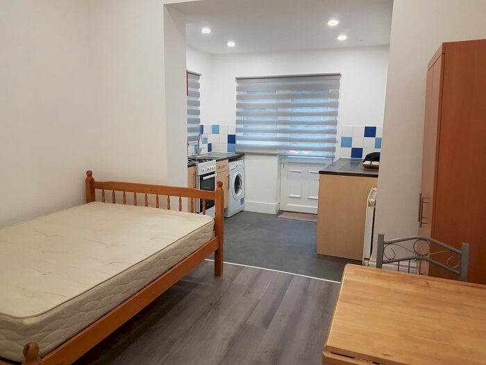 Studio To Rent In Fairfield Road, Crouch End, N8