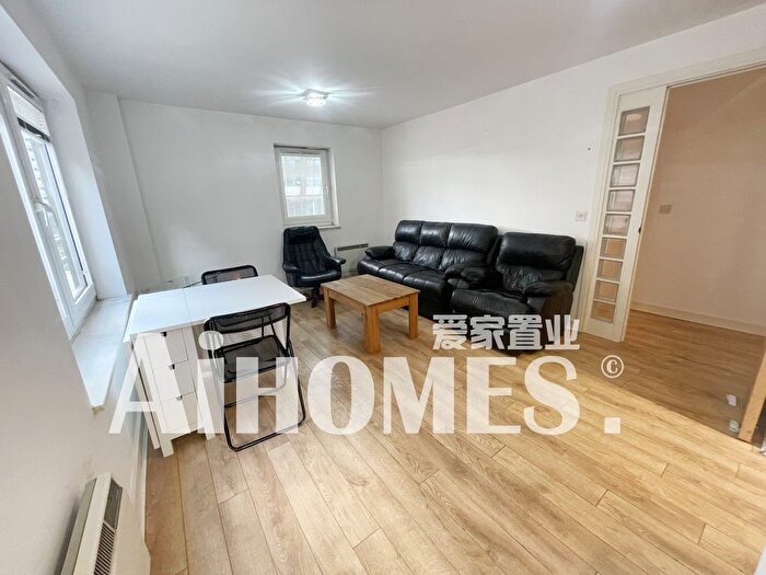 2 Bedroom Flat To Rent In Meadow View, Naples Street, Manchester, M4