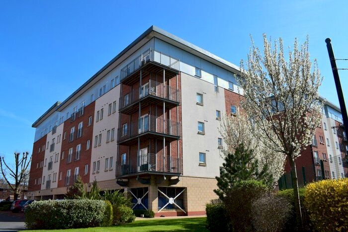 2 Bedroom Flat To Rent In Platt House, Elmira Way, Salford, M5