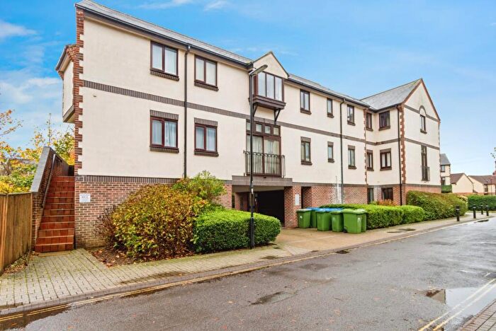 2 Bedroom Flat For Sale In Mayfair Gardens, Banister Park, Southampton, Hampshire, SO15