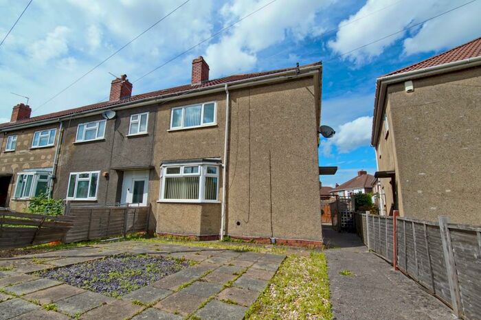 4 Bedroom Semi-Detached House To Rent In Manor Road, Fishponds, Bristol, BS16