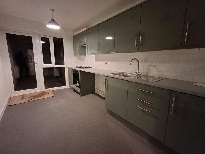 3 Bedroom Terraced House To Rent In Bushey, WD23