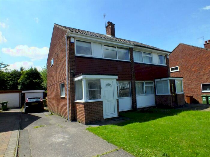 3 Bedroom Semi-Detached House To Rent In Sunningdale Avenue, Alwoodley, Leeds, LS17