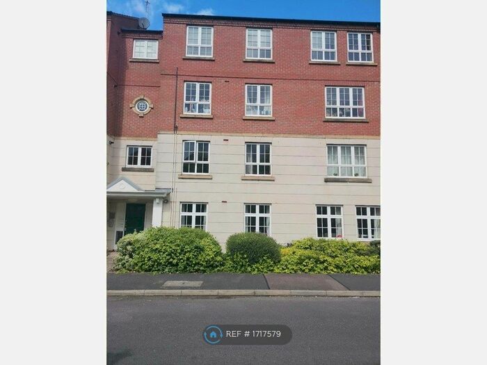 3 Bedroom Flat To Rent In Whitcliffe Gardens, West Bridgford, Nottingham, NG2