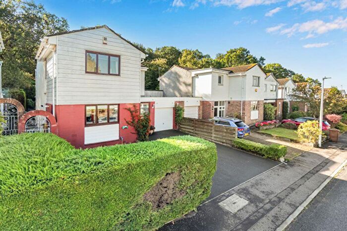 3 Bedroom Detached House For Sale In Barnton Park Avenue, Edinburgh, EH4