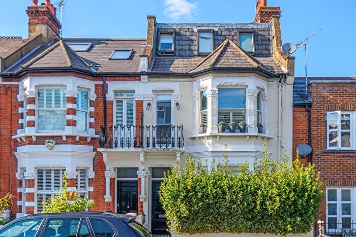 3 Bedroom Flat For Sale In Burnfoot Avenue, London, SW6