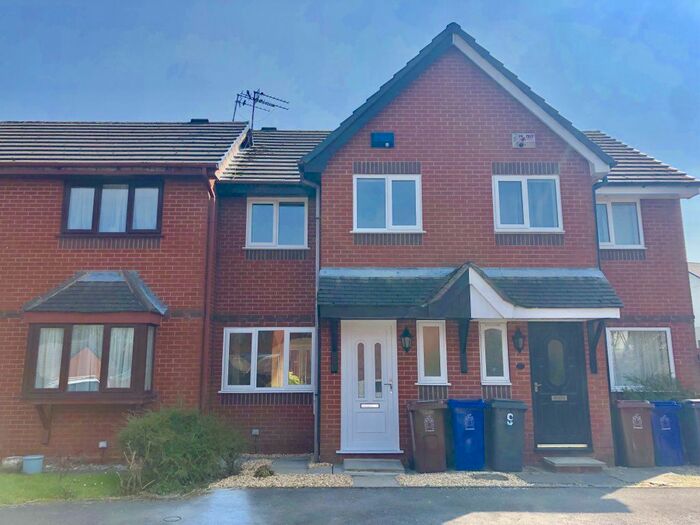 2 Bedroom Maisonette To Rent In Winterley Drive, Huncoat, Accrington, BB5