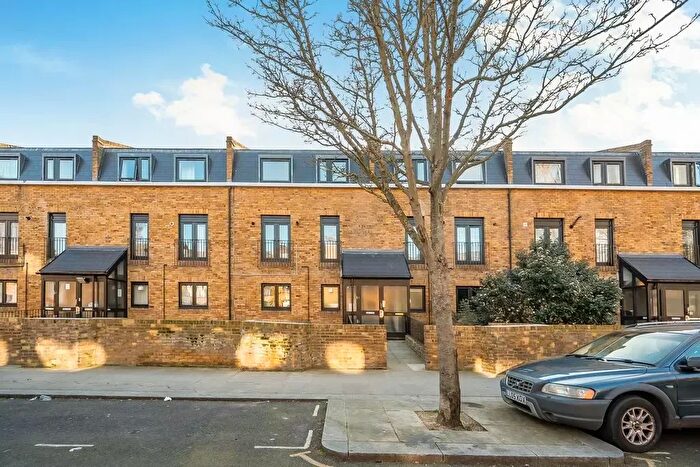 3 Bedroom Maisonette For Sale In St. Ervans Road, London, W10