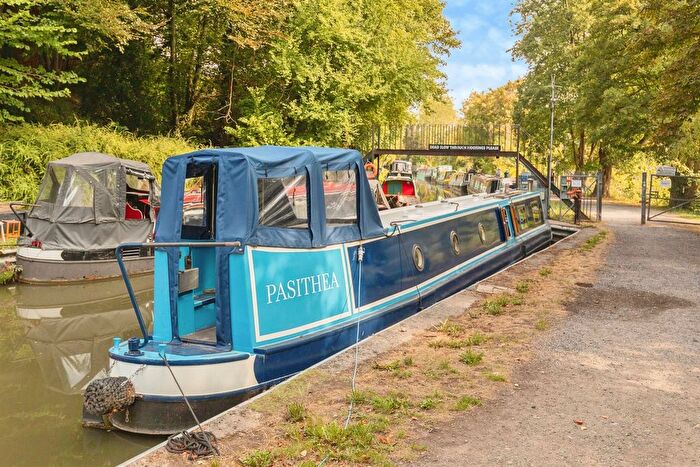 1 Bedroom Houseboat For Sale In Brassknocker Hill, Monkton Combe, Bath, BA2