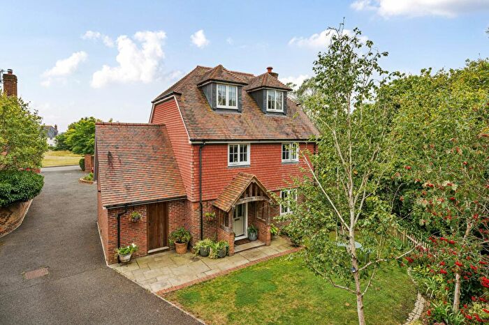 3 Bedroom Detached House For Sale In Morris Drive, Billingshurst, RH14