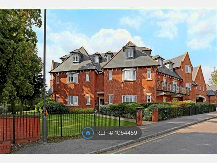 2 Bedroom Flat To Rent In Windsor House, Stanmore, HA7