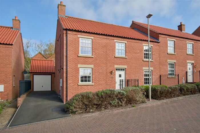 4 Bedroom Semi-Detached House To Rent In Field View Close, Ampleforth, York, YO62