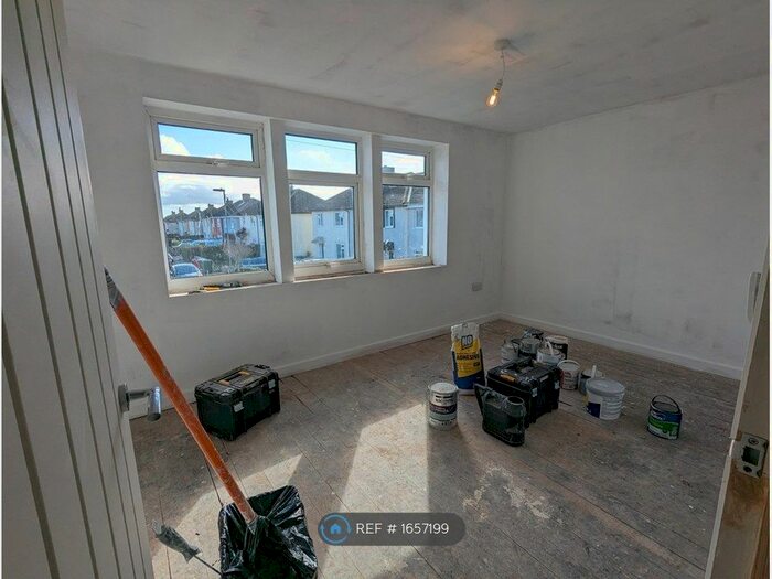 2 Bedroom Semi-Detached House To Rent In Kenwood Road, Fareham, PO16