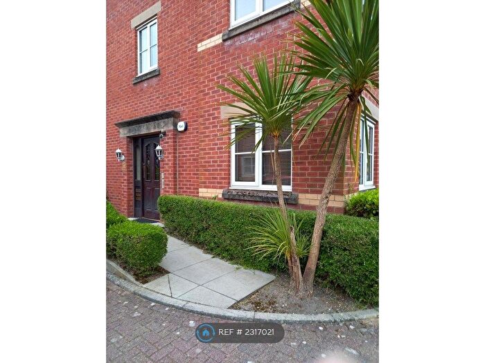 2 Bedroom Flat To Rent In Pavilion Gardens, Bolton, BL5
