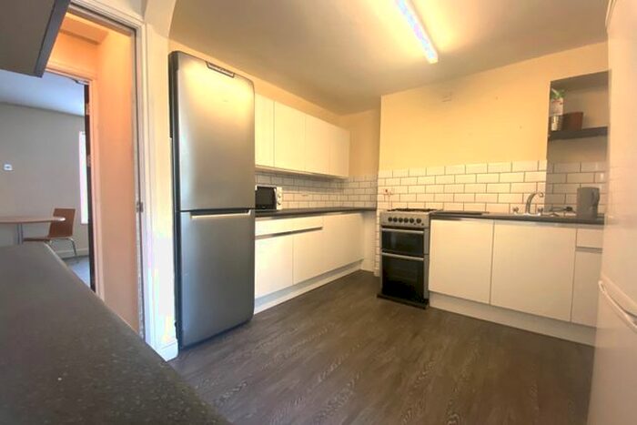 5 Bedroom Property To Rent In St Helens Avenue, Brynmill, Swansea, SA1