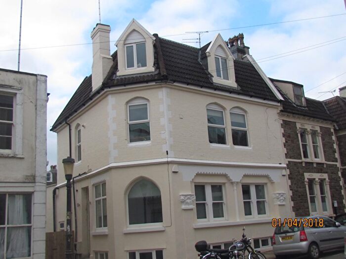 4 Bedroom Maisonette To Rent In Oakfield Grove, Clifton, Bristol, BS8