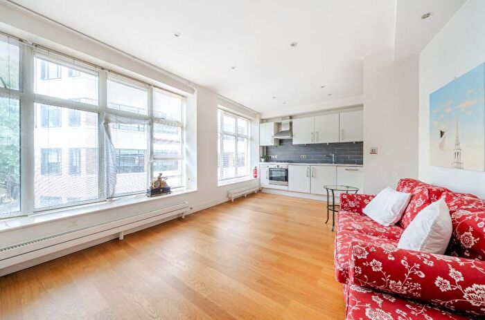 2 Bedroom Flat For Sale In Clerkenwell Green, Clerkenwell, London, EC1R