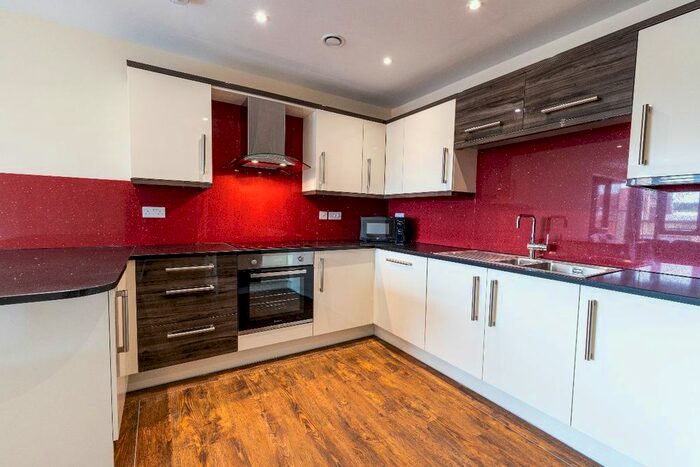 3 Bedroom Flat To Rent In Harrow Street, Sheffield, S11