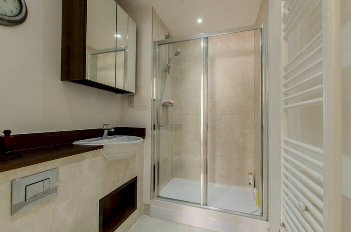 2 Bedroom Flat To Rent In Milles Square, Brixton, London, SW9