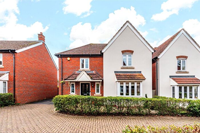 4 Bedroom Detached House For Sale In Corbetts Way, Thame, Oxfordshire, OX9