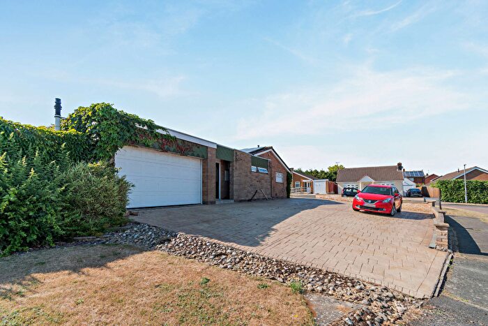 3 Bedroom Detached Bungalow For Sale In East Close, Kettering, NN15