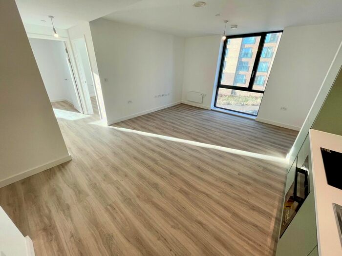 2 Bedroom Flat To Rent In Kimpton Road, Luton LU2