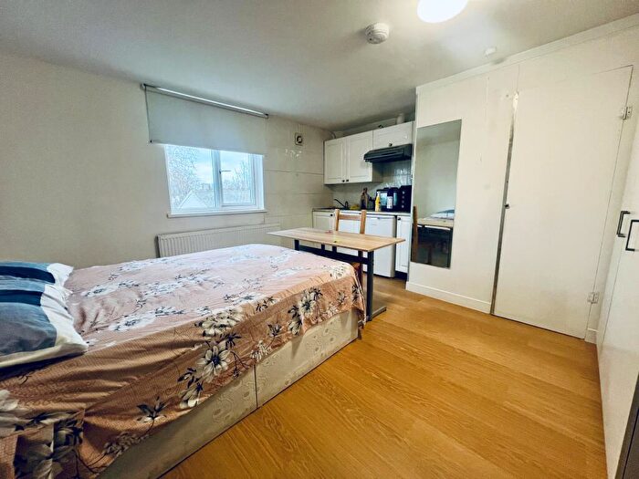 Studio To Rent In Rectory Road, Stoke Newington, N16