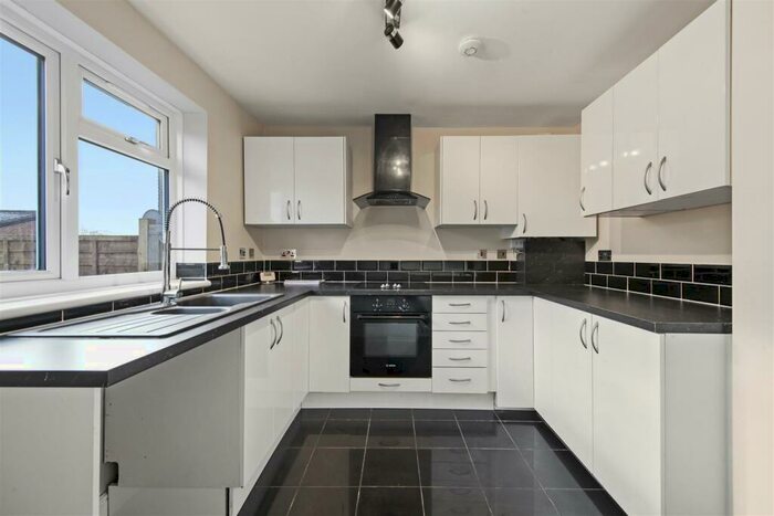 2 Bedroom Flat To Rent In Selhurst Road, London, SE25