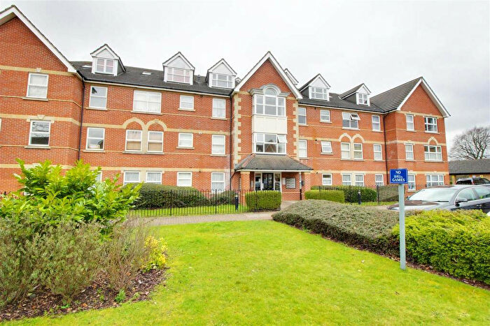 2 Bedroom Flat To Rent In Cobham Close, Enfield, EN1