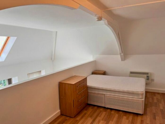 2 Bedroom Flat To Rent In St. Thomas, Swansea, SA1