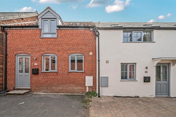 1 Bedroom Terraced House For Sale In New Park Street, Devizes, SN10