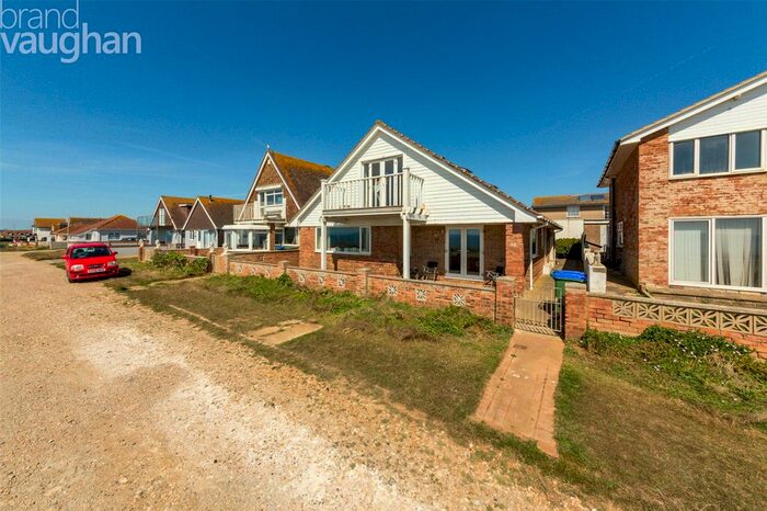 5 Bedroom Detached House To Rent In The Promenade, Peacehaven, BN10
