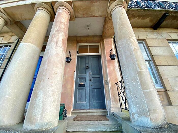 1 Bedroom Flat For Sale In Lansdown Crescent, Cheltenham, Gloucestershire, GL50