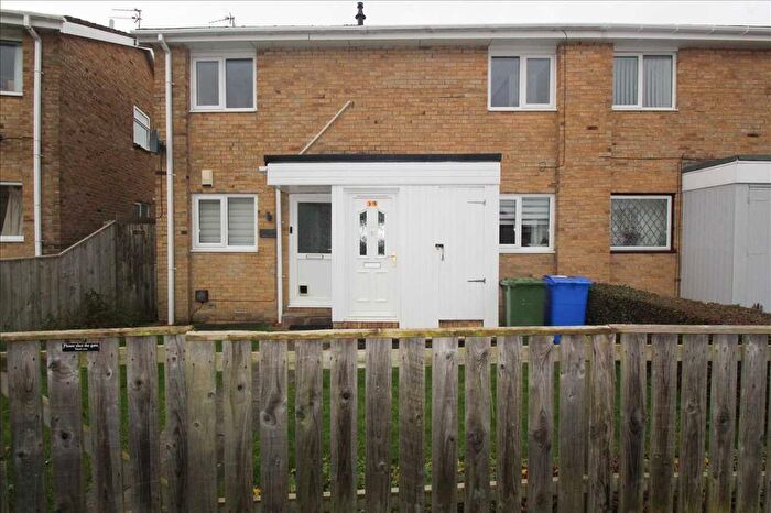 2 Bedroom Flat For Sale In Lindsey Close, Beaconhill Glade, Cramlington, NE23