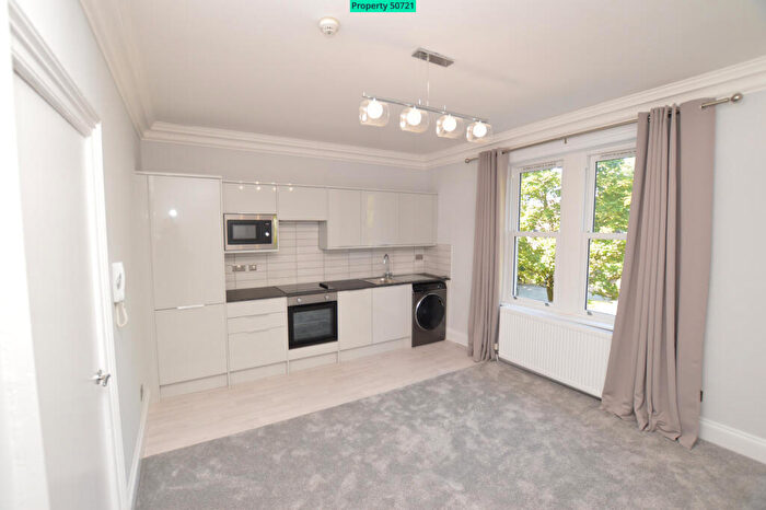 2 Bedroom Flat To Rent In Lancaster Park Road, Harrogate, HG2