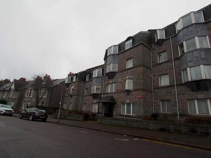 2 Bedroom Flat To Rent In Whitehall Road, Flat, AB25