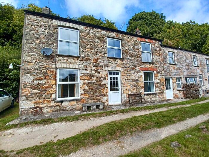 2 Bedroom Semi-Detached House To Rent In Glentowan Road, Pentewan, PL26