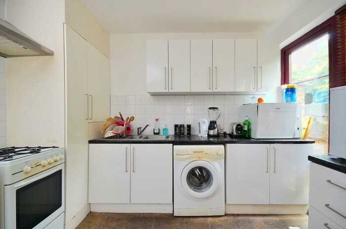 2 Bedroom House To Rent In Reedham Street, Peckham Rye, London, SE15