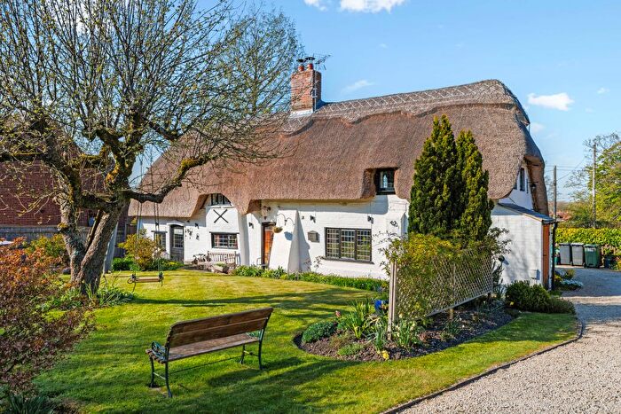 3 Bedroom Cottage For Sale In Newbury Road, Newbury, RG20