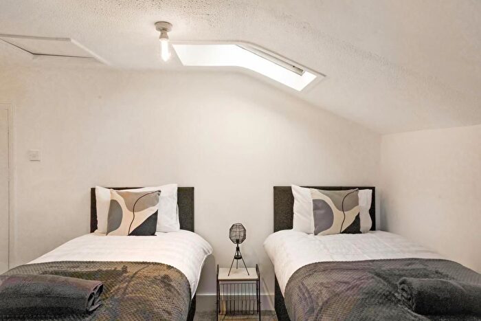 3 Bedroom Detached House To Rent In Darnley Road, Gravesend, DA11