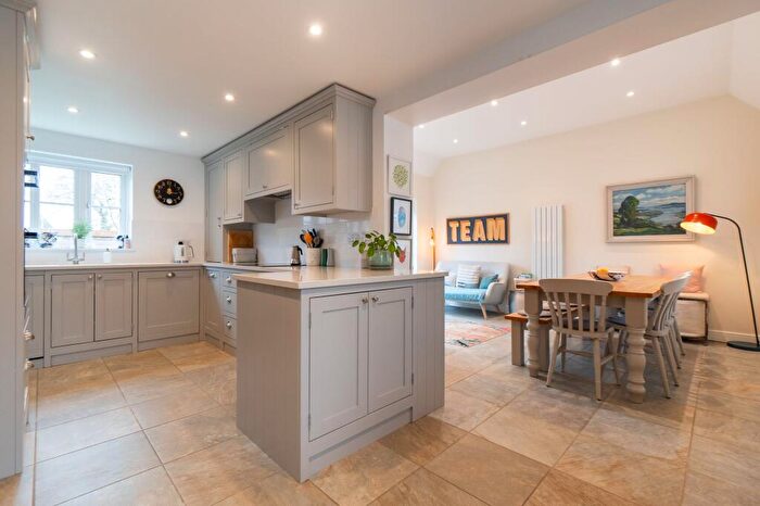 4 Bedroom Detached House For Sale In Oak Farm Close, Milcombe, OX15