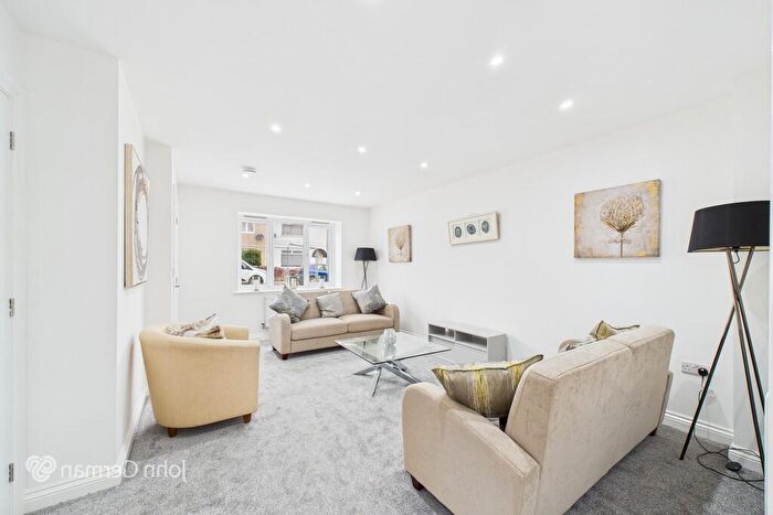 3 Bedroom Semi-Detached House For Sale In Hall Street, Church Gresley, DE11