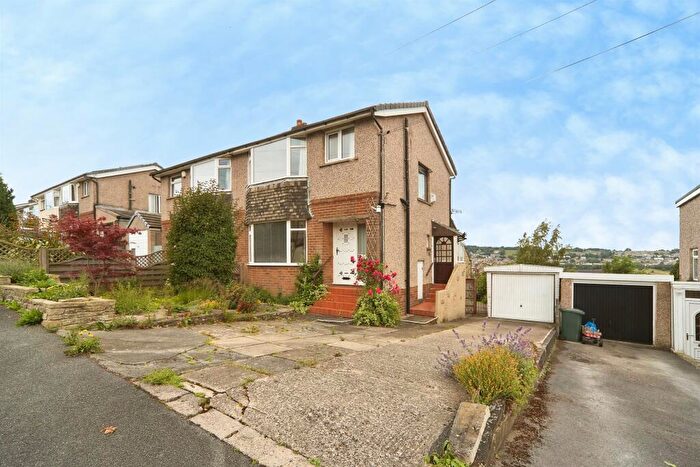 3 Bedroom Semi Detached House For Sale In Wheathead Crescent, Keighley, BD22