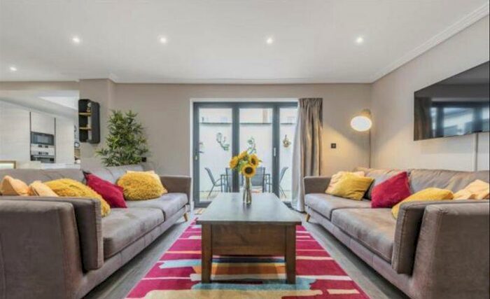 3 Bedroom Terraced House To Rent In Princess Victoria Street, Clifton Village, BS8