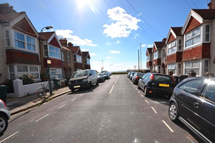 1 Bedroom Flat To Rent In St. Leonards Avenue, Hove, BN3