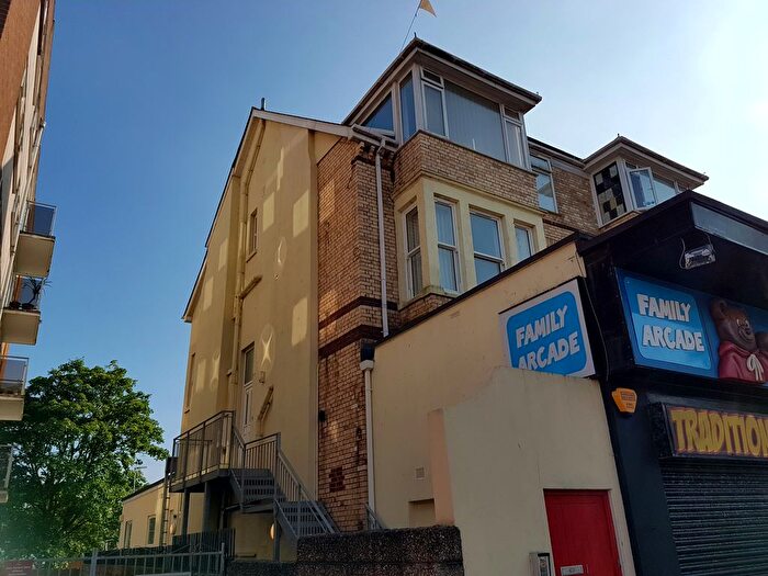 2 Bedroom Flat To Rent In - Torbay Road, Paignton, TQ4