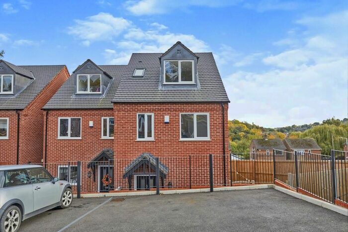 3 Bedroom Property To Rent In Amber Gardens, Ambergate, Belper, DE56