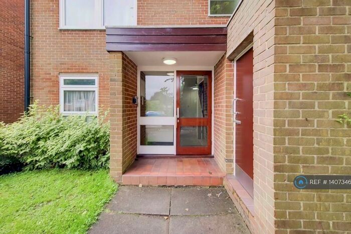 1 Bedroom Flat To Rent In Tidenham Gardens, Croydon, CR0