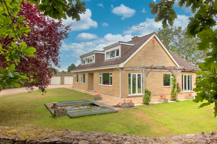 5 Bedroom Detached House For Sale In Little Acre, Hankerton, SN16